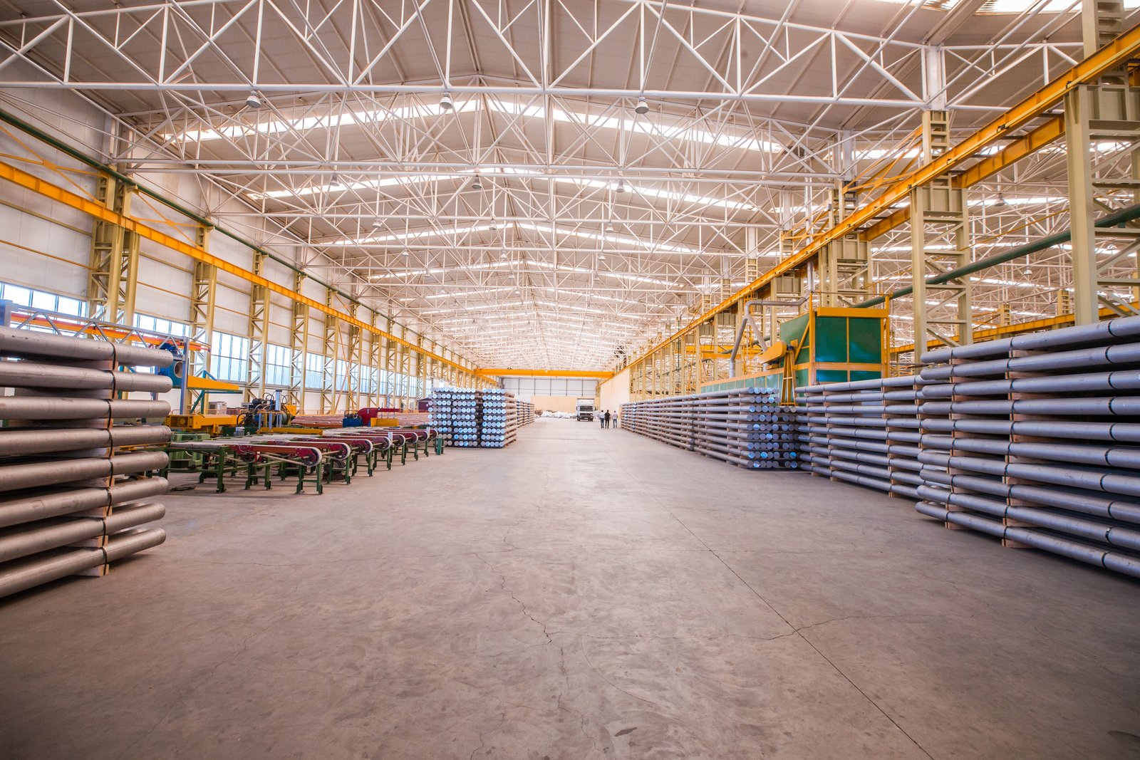 Steel industrial shed structure
